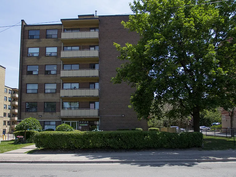 2223 Eglinton Ave E — Photo 22