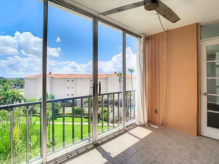 7400 Sun Island Dr #503 — Photo 45