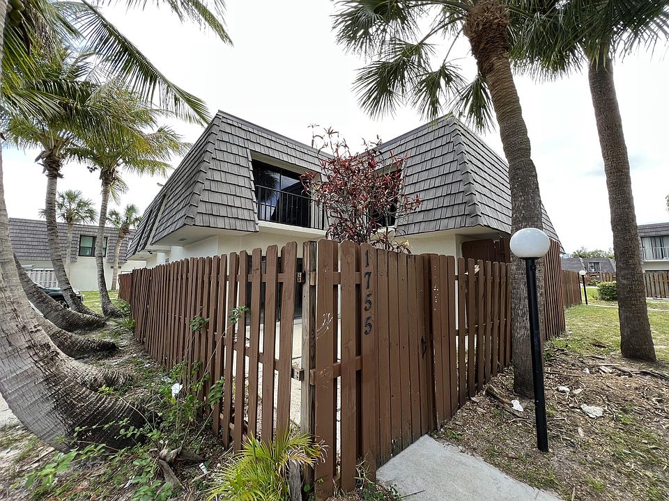 2nd image of 1755 N Congress Ave