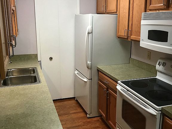 2nd image of 1650 Cedarwood Dr 236 Westlake Ohio 44145 #2