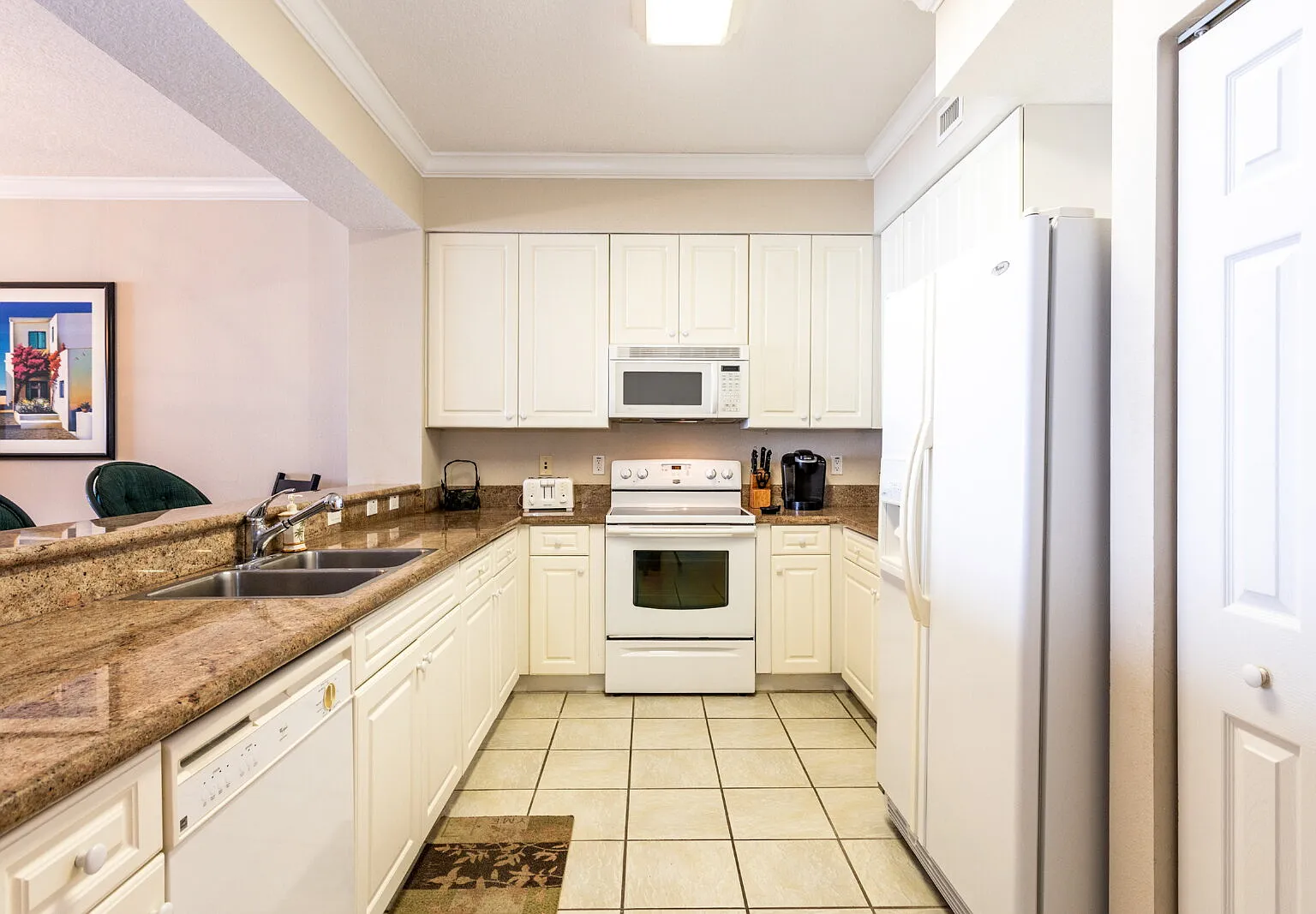 3 bed, 2.5 bath, 1640 sqft, $3,250 — Photo 2