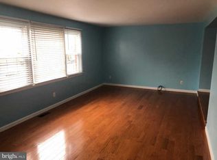 1978 King Arthur Rd, Philadelphia, PA 19116