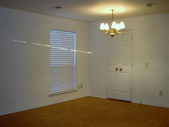 5th image of 2910 Fresco Dr