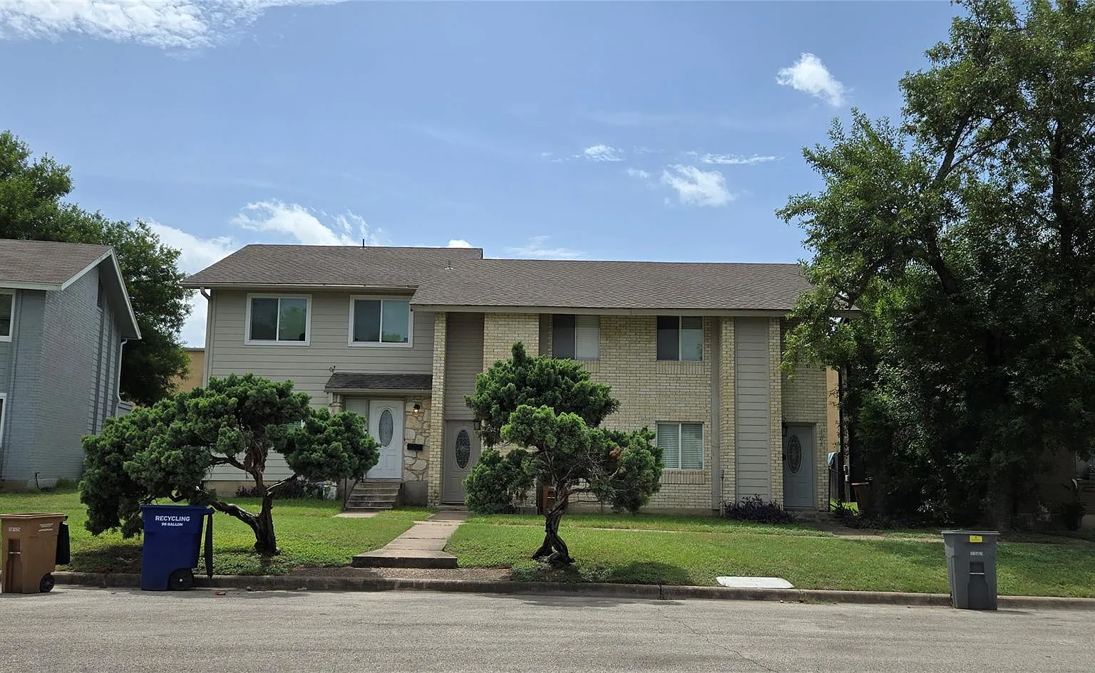 2 bed, 1.5 bath, 1200 sqft, $1,575 — Photo 2