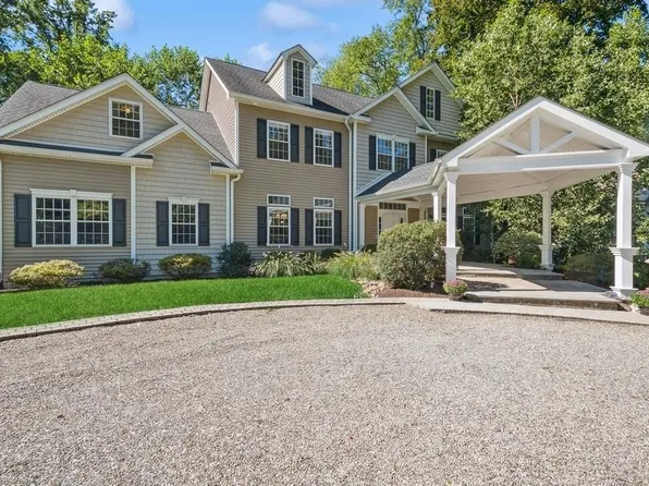 2 Algonquian Trail, Briarcliff Manor, NY 10510