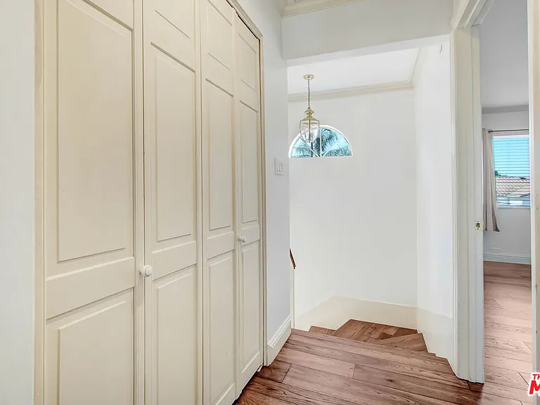 2401 Olive Ave — Photo 31