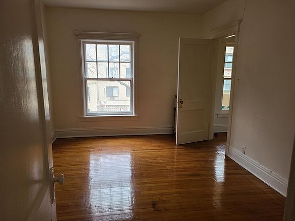2nd image of 3621 N Pine Grove Ave #1