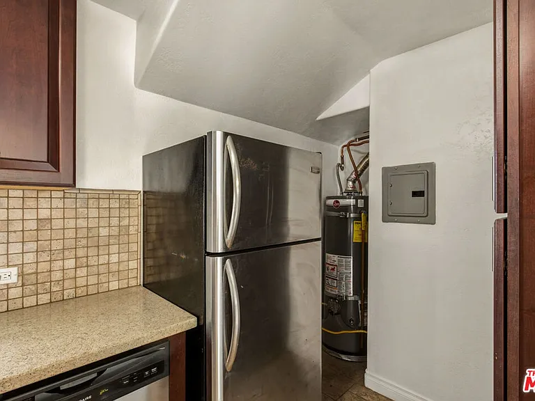 4427 Finley Ave — Photo 25