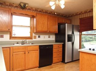 5316 SW Reeder St, Topeka, KS 66604