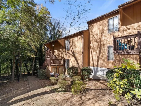 116 Cloister Oaks Cir, Winston Salem, NC 27127