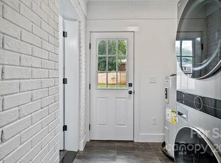 3709 Sargeant Dr, Charlotte, NC 28217