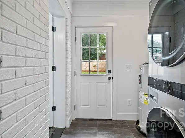 3709 Sargeant Dr, Charlotte, NC 28217