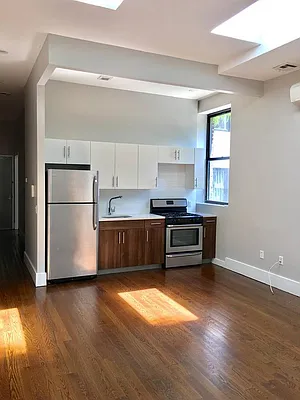 Rented by City Vista Inc | media 35