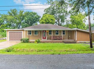 115 Pine St, Port Neches, TX 77651