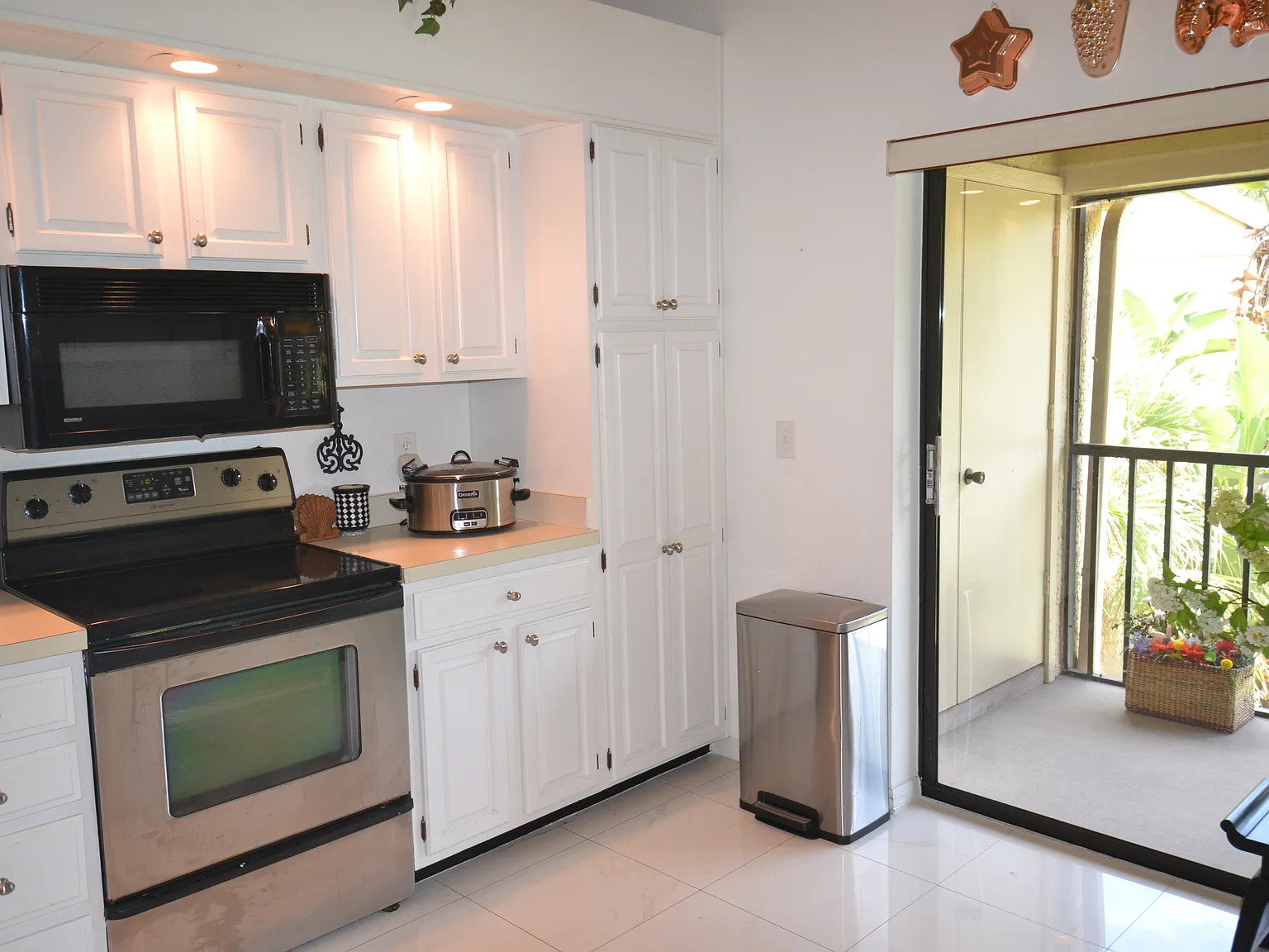 Eastlake Woodlands 2 X 2 with loft — Photo 3