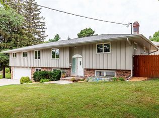 2201 Thornton Dr, Des Moines, IA 50321