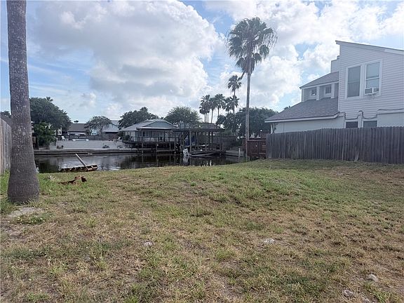 3rd image of 15305 Cartagena Ct