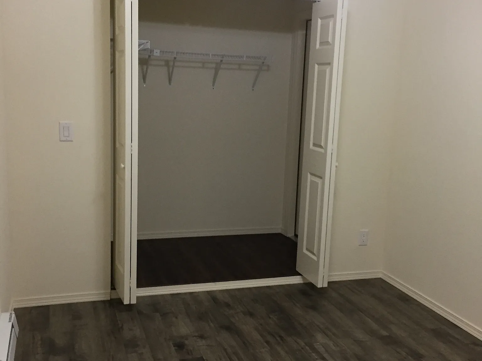 4735 Ravenna Ave NE — Photo 3