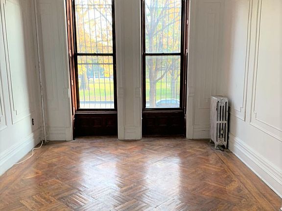 4th image of 674 Lafayette Ave #1