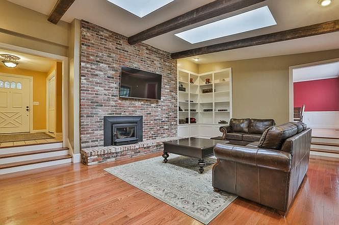1st image of 27 W Adelaide Ave