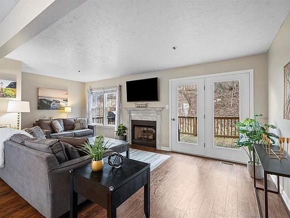 5th image of 1323 Meadowbrook Dr