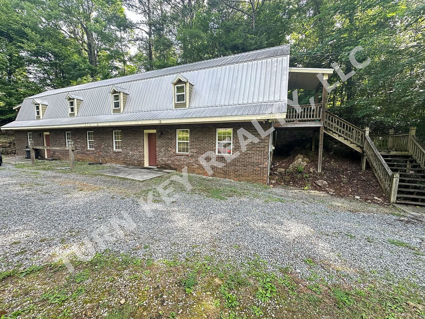 110 Clay Drive — Photo 1