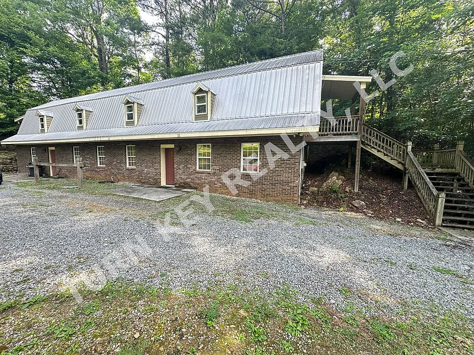 110 Clay Dr