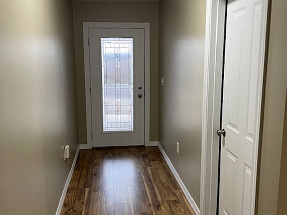3rd image of 718-716 S Hillcrest Dr #718
