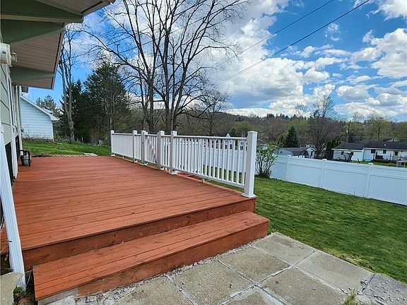 4th image of 1163 Cherry Street Ext