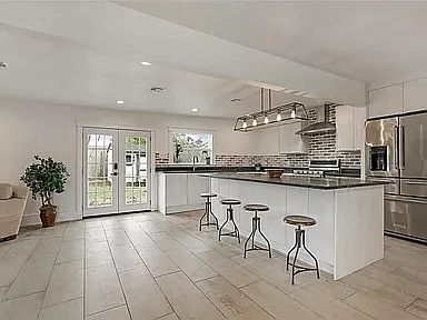 Kitchen with large island, upgraded appliances