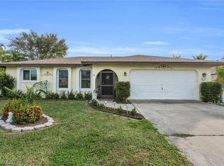 1016 SE 25th Ter, Cape Coral, FL 33904