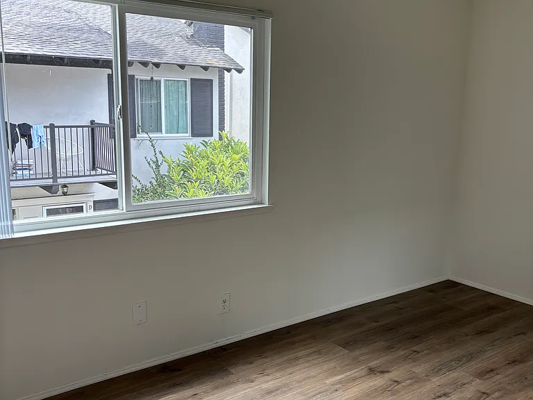 371 N Oak St #F — Photo 20