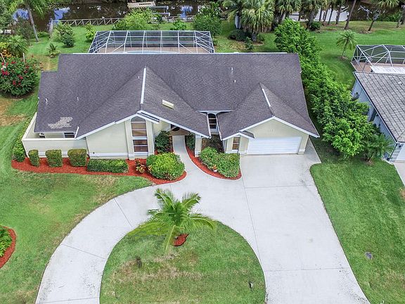 2nd image of 129 NE Naranja Ave