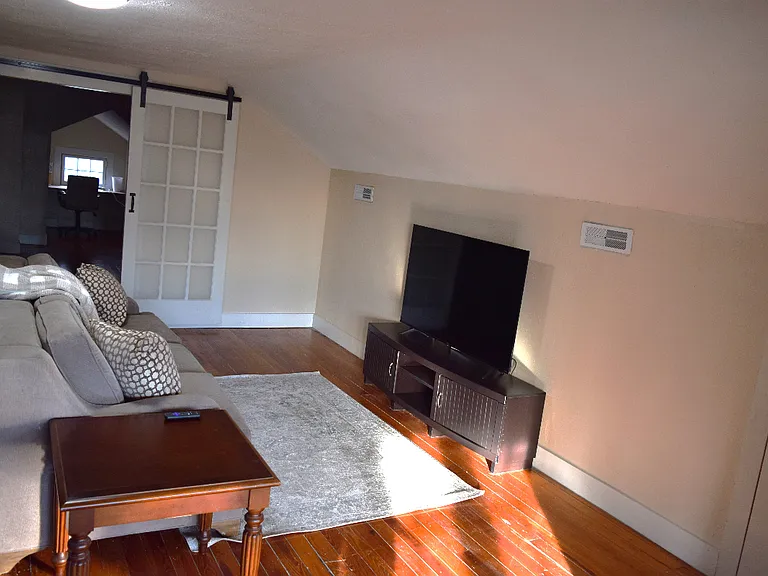 1006 Thompson Pl #2 — Photo 4