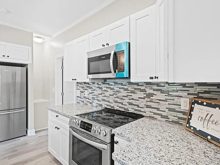51 N Main St — Photo 9