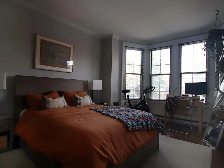 2107 Green St #2RR — Photo 6