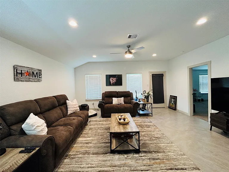 29403 Georgia Throw Ln — Photo 18
