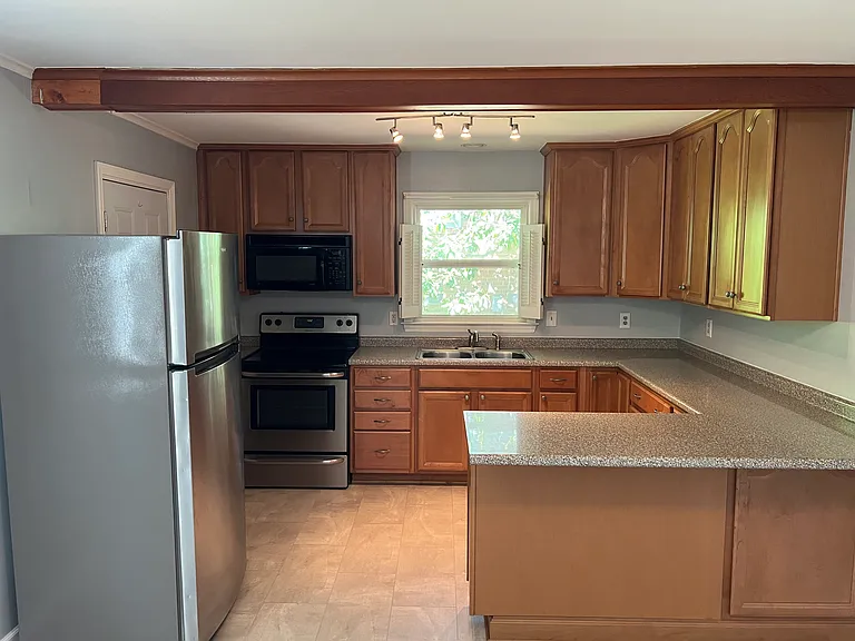 2320 Glenhaven Dr — Photo 7