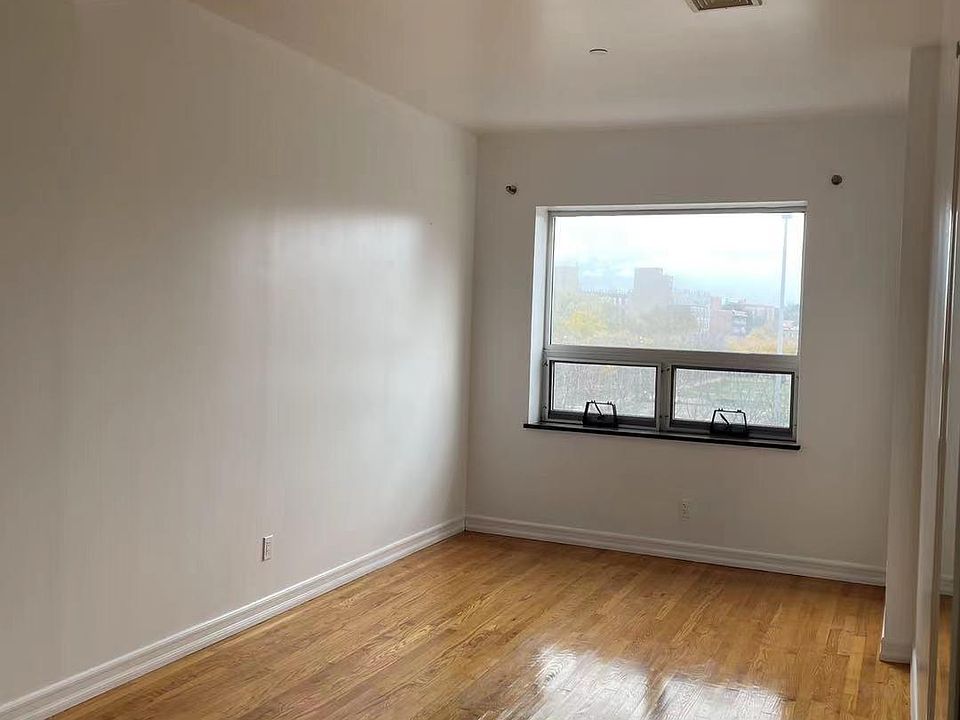 1st image of 3216 137th St APT 4