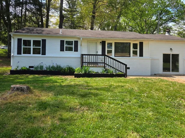 309 Rickenbacker Dr, Tullahoma, TN 37388