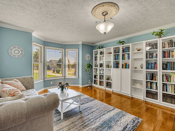 5th image of 202 Saint Lukes Ln