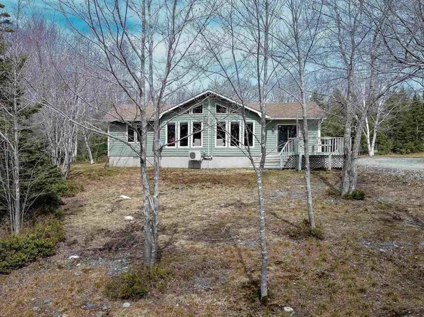 57 Somerset Dr, Shelburne, NS B0T 1V0