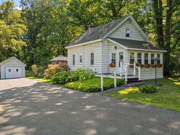 5132 Corporal Welch Rd, Syracuse, NY 13215