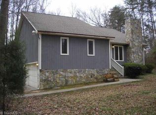 106 Creston Dr, Greensboro, NC 27406