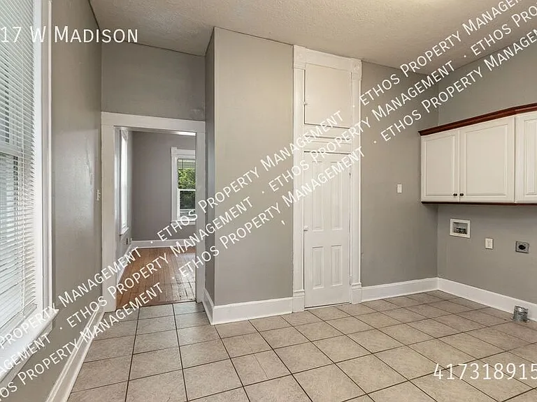 817 W Madison St — Photo 6