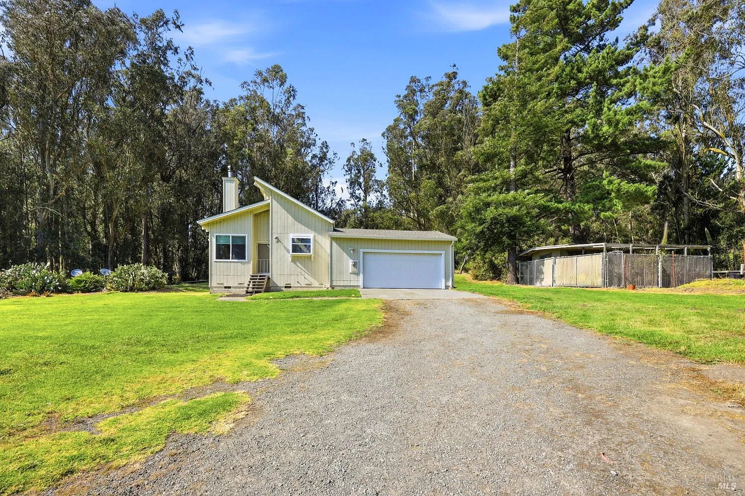 7470 Roblar Road - 3bd/2ba, 1,200 sqft - in Petaluma, CA