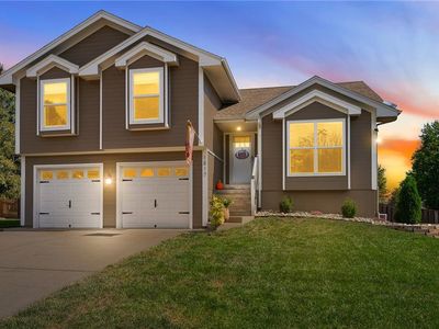 1817 NE Burgandy Cir, Lees Summit, MO, 64086