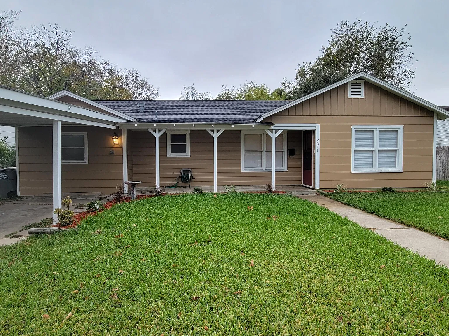 3 bed, 1402 sqft, $1,395 — Photo 1
