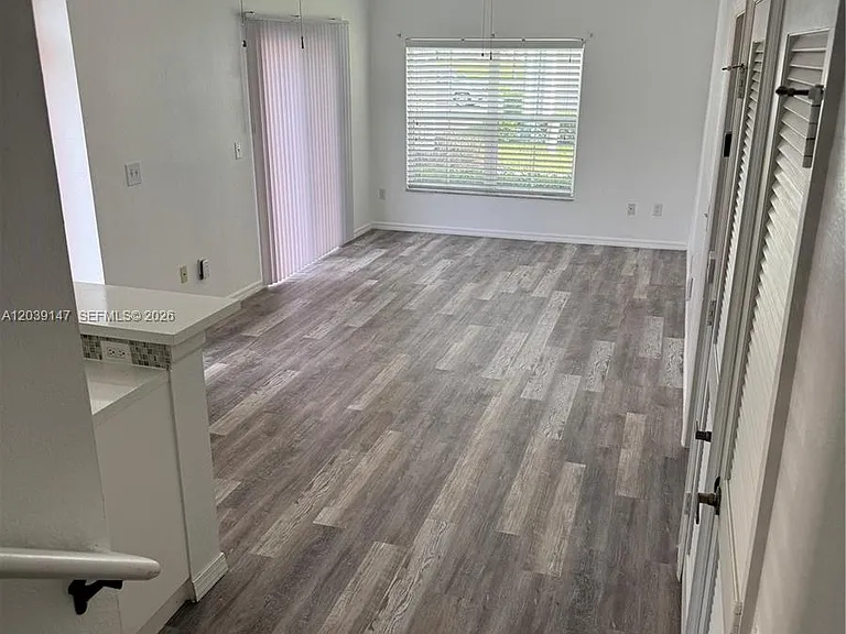 4006 Santa Maria Dr #108 — Photo 6
