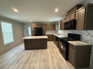 204 N Carolina Dr, Elyria, OH 44035